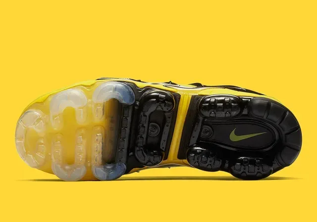 Nike Air VaporMax Plus Yellow Black Lifestyle Sneakers 6