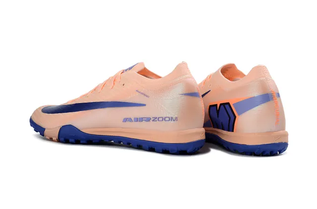 Nike Chaussures de football turf avec upper en knit couleur beige bleu col low-cut 4