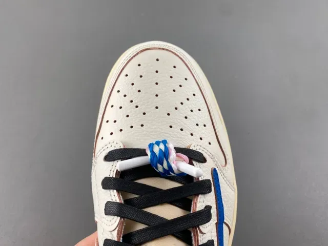 Nike Chaussures lifestyle beige bleu low-top avec perforation à l'orteil 6