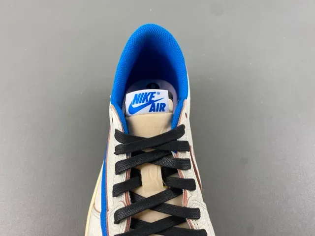 Nike Chaussures lifestyle beige bleu low-top avec perforation à l'orteil 7