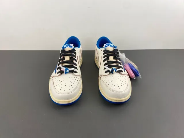 Nike Chaussures lifestyle beige bleu low-top avec perforation à l'orteil 12