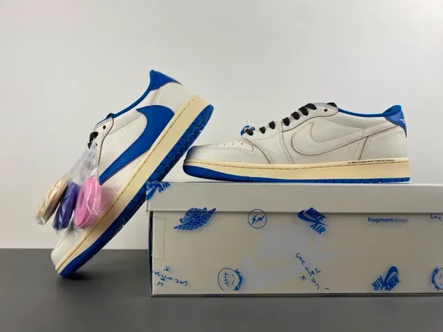 Nike Chaussures lifestyle beige bleu low-top avec perforation à l'orteil 15