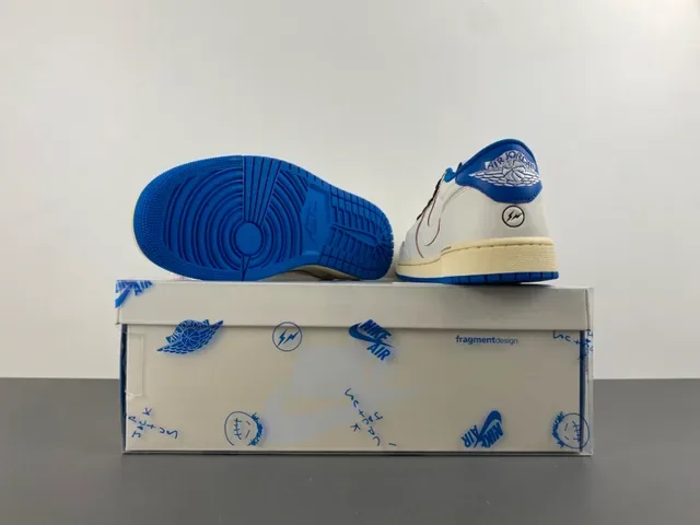 Nike Chaussures lifestyle beige bleu low-top avec perforation à l'orteil 17