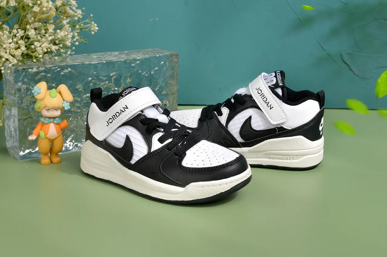 Nike Beige Blue Low-Top Velcro Strap Lifestyle Sneakers 12