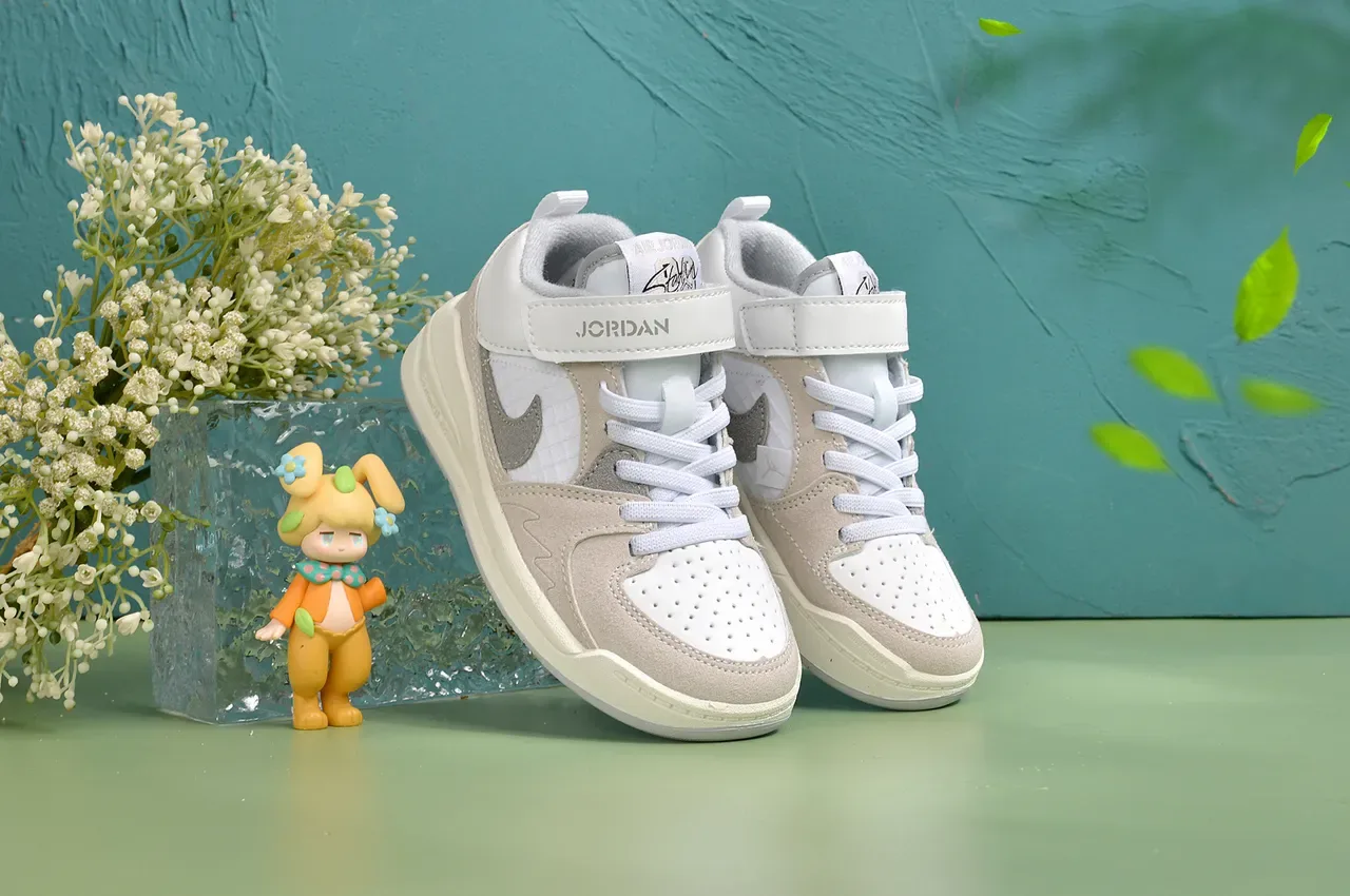 Nike Beige Blue Low-Top Velcro Strap Lifestyle Sneakers 23