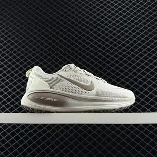 Nike Zapatillas de running con parte superior de malla beige marrón y midsole ZoomX