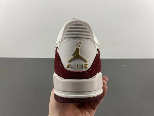 Nike Beige Burgundy Low-Top Mixed-Material Upper Lifestyle Sneakers 4