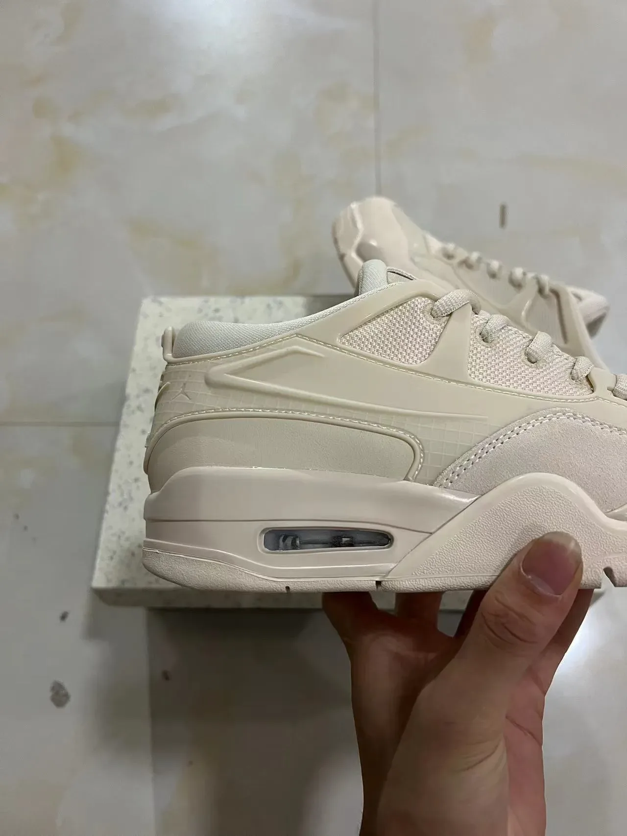 Nike Beige Monochromatique Off-White Semelle Intermédiaire Sculptée Sneakers Chunky 7