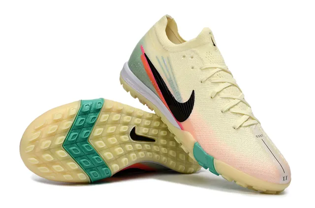 Nike Beige Multicolor Knit Upper Gradient Color-Block Turf Chaussures de football 3