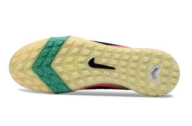 Nike Beige Multicolor Knit Upper Gradient Color-Block Turf Chaussures de football 6