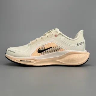 Nike Beige Pink Matière mesh ingénierée GORE-TEX Ajustement invisible Chaussures running