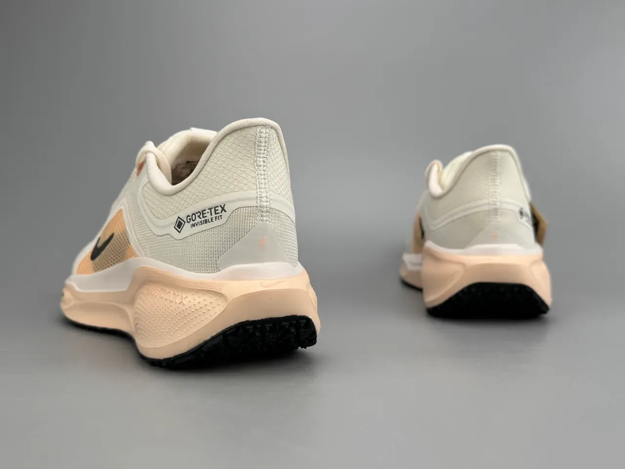 Nike Beige Pink Engineered Mesh Upper GORE-TEX Invisible Fit Running Shoes 6