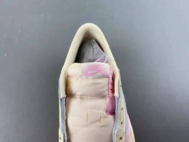 Nike Tênis Lifestyle Bege e Rosa de Couro Superior Baixo 6
