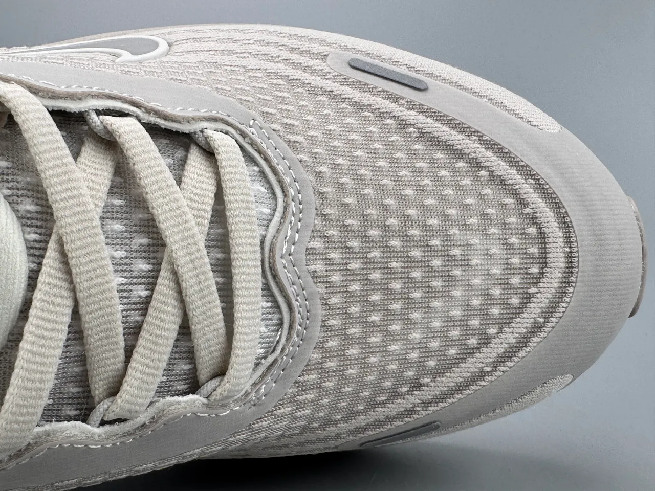Nike Beige White Engineered Knit Upper Sculpted ZoomX Midsole Running Shoes 2