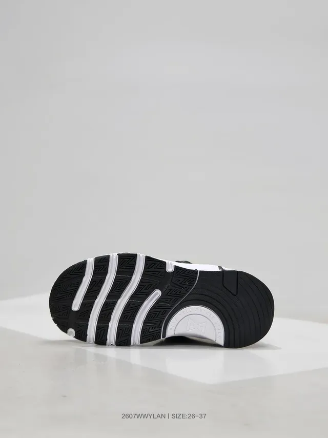 Nike Black and White Lifestyle Sneaker 19