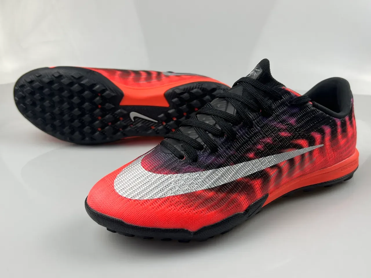 Nike Chaussures de football turf noir vert Flyweave Upper Neón Swoosh 3
