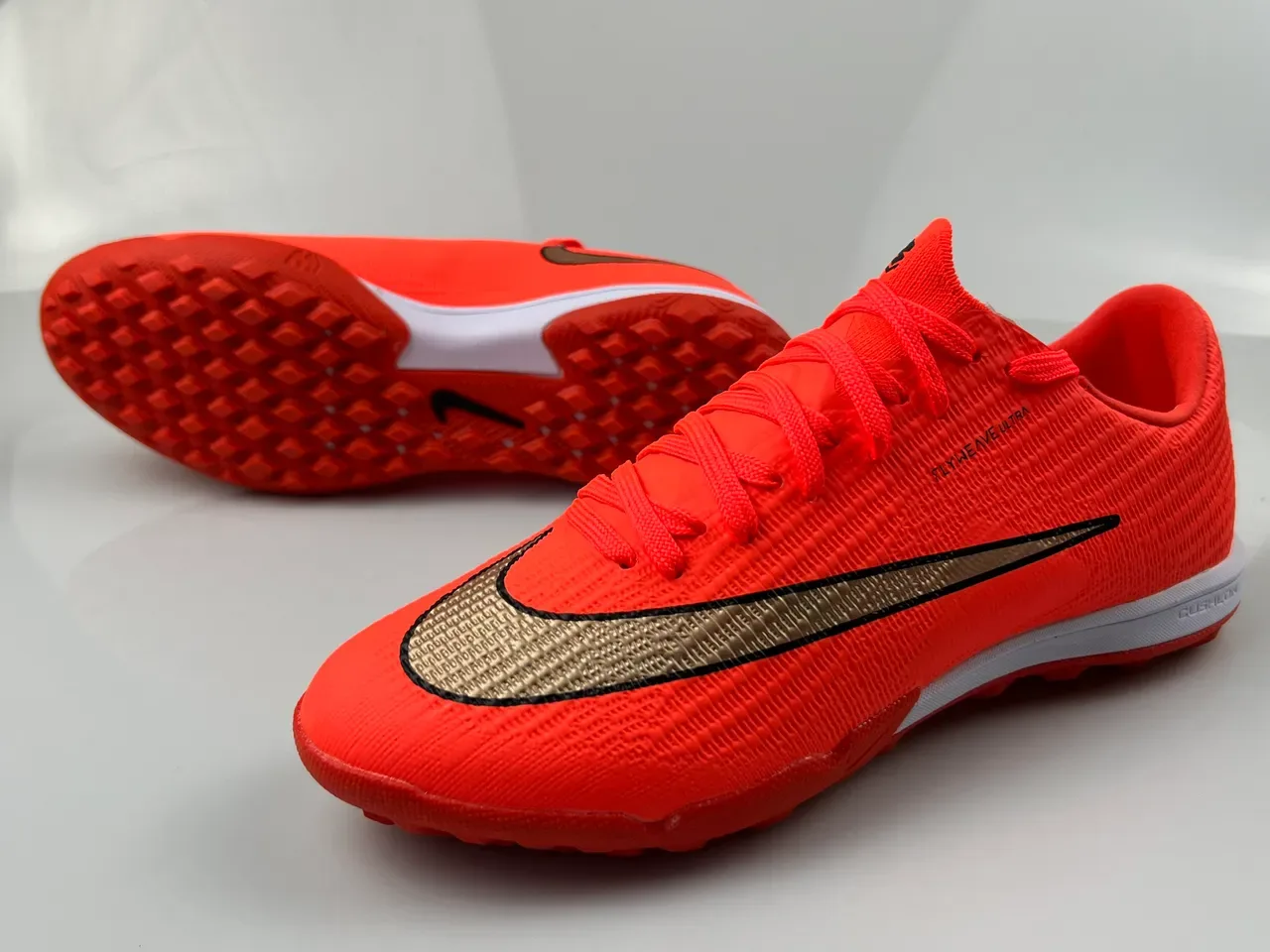 Nike Chaussures de football turf noir vert Flyweave Upper Neón Swoosh 4