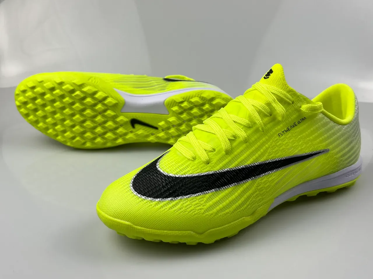 Nike Chaussures de football turf noir vert Flyweave Upper Neón Swoosh 5