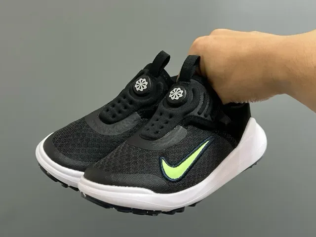 Nike Black Green Slip-On Mesh Upper Lifestyle Sneakers 13