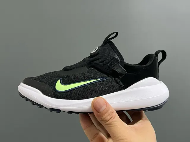 Nike Black Green Slip-On Mesh Upper Lifestyle Sneakers 15