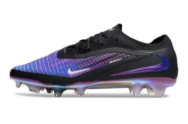 Nike Chaussures de football noires multicolor avec upper en knit, semelle iridescente holographique et pointes fermes 2
