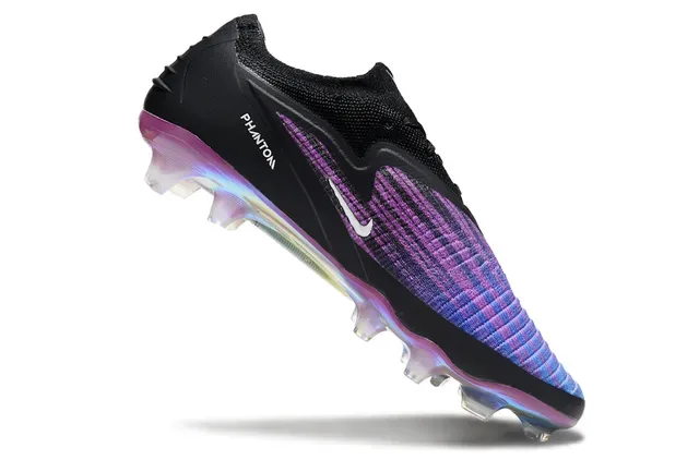 Nike Chaussures de football noires multicolor avec upper en knit, semelle iridescente holographique et pointes fermes 3