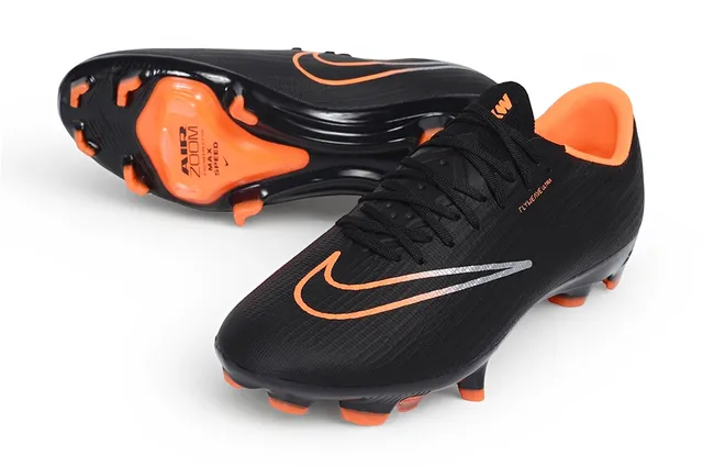 Nike Noir et Orange Flyweave Knit Upper Air Zoom Speed Plate Chaussures de football pour terrain ferme 2