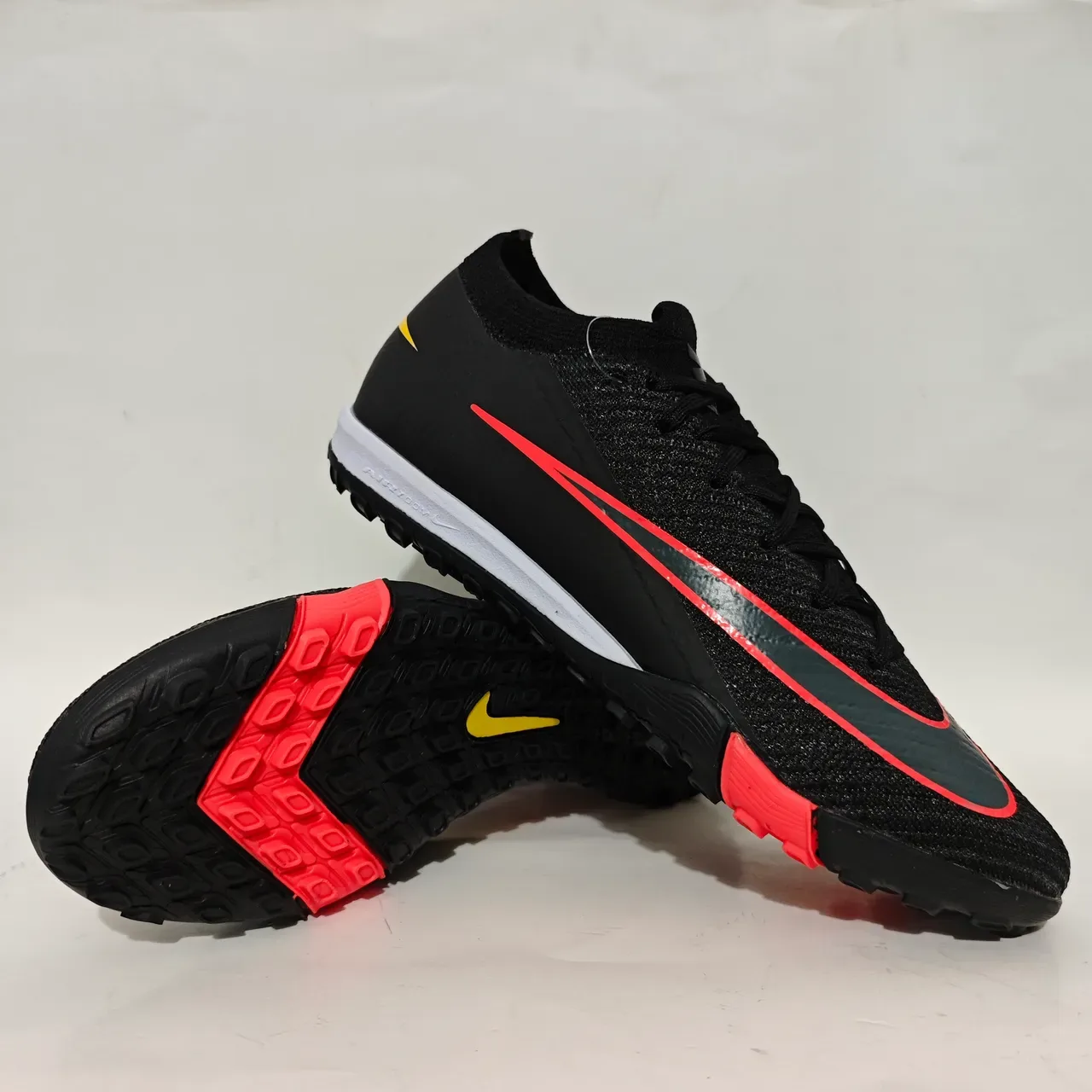Nike Noir Rouge Knit Sock-Fit Upper Low-Profile Outsole Turf Chaussures de Football 11
