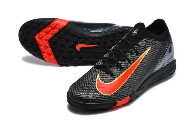 Nike Chaussures de football turf avec empeigne tricotée noir et rouge coupe basse 6