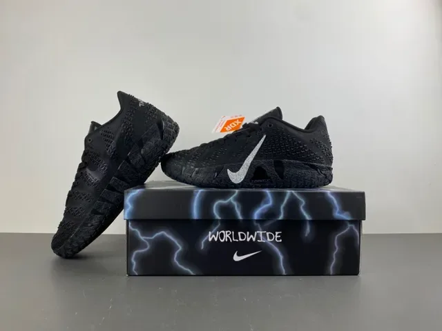 Nike Chaussures de basket noir argent maille supérieure semelle géométrique 13