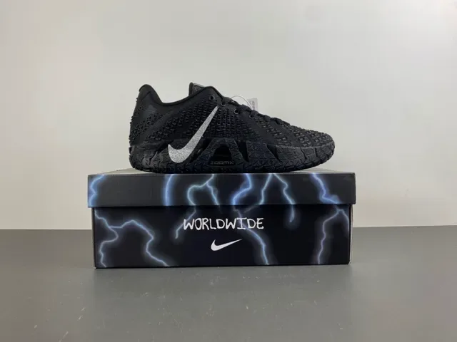 Nike Chaussures de basket noir argent maille supérieure semelle géométrique 14