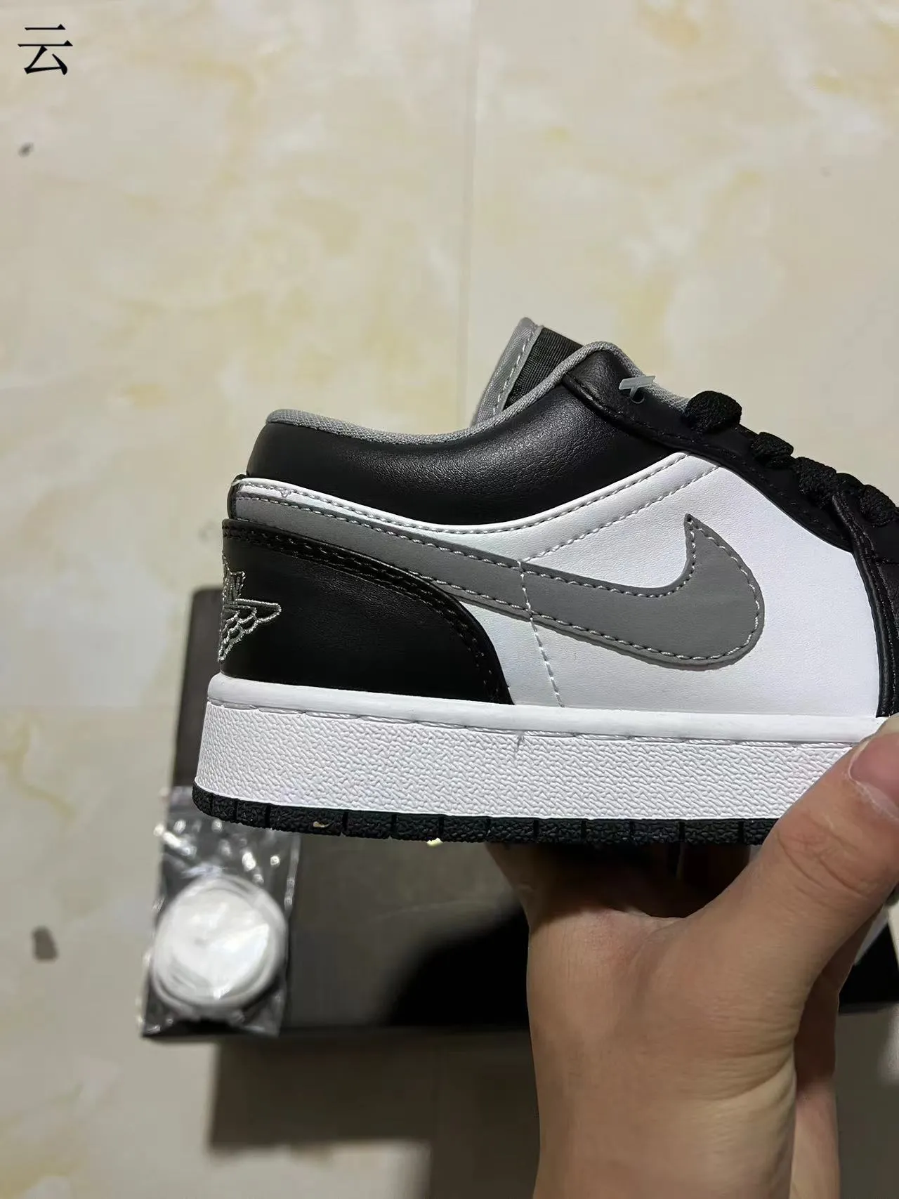 Nike Black White Low-Top Leather-Suede Mix Lifestyle Sneakers 8