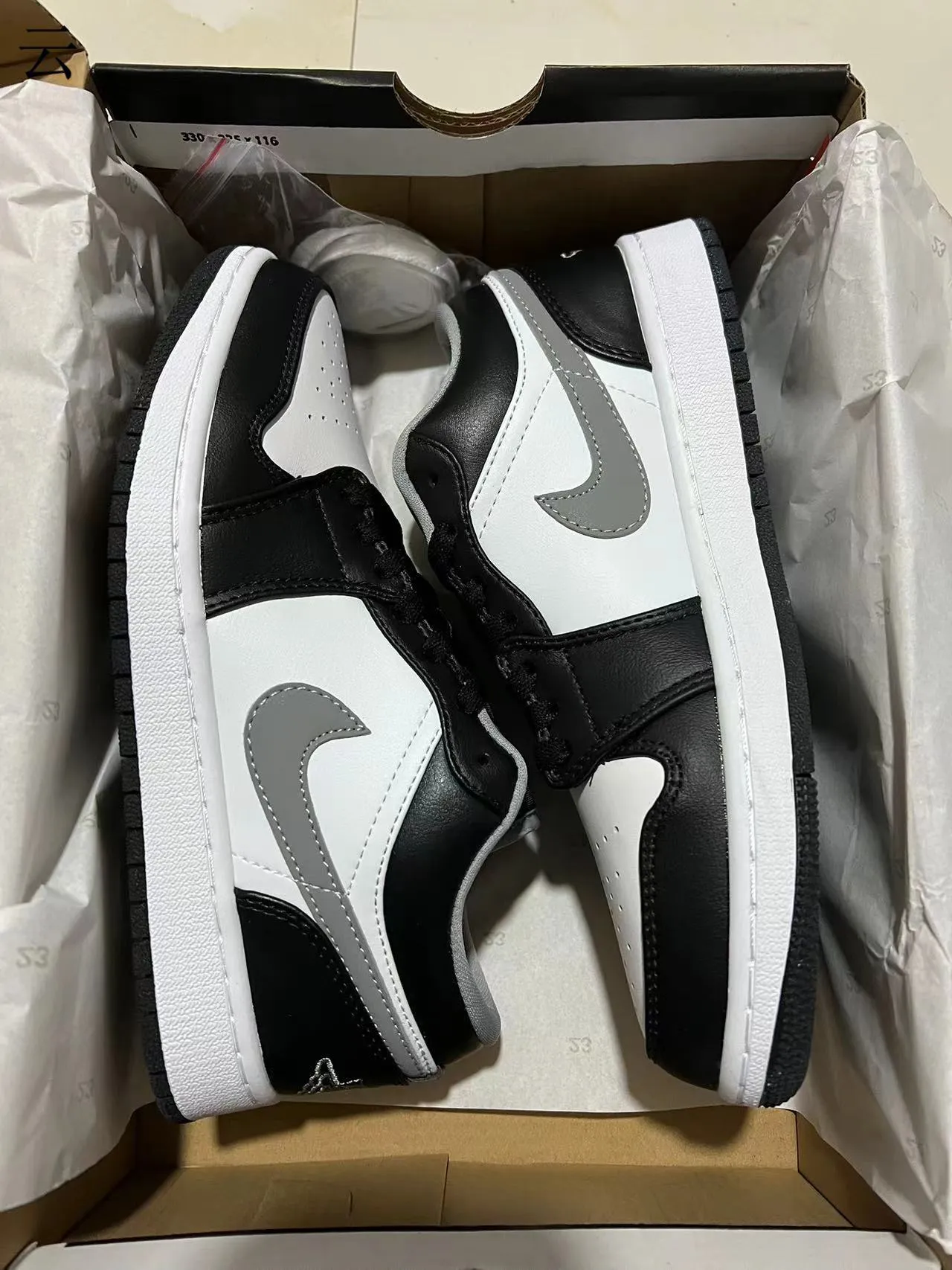 Nike Black White Low-Top Leather-Suede Mix Lifestyle Sneakers 10