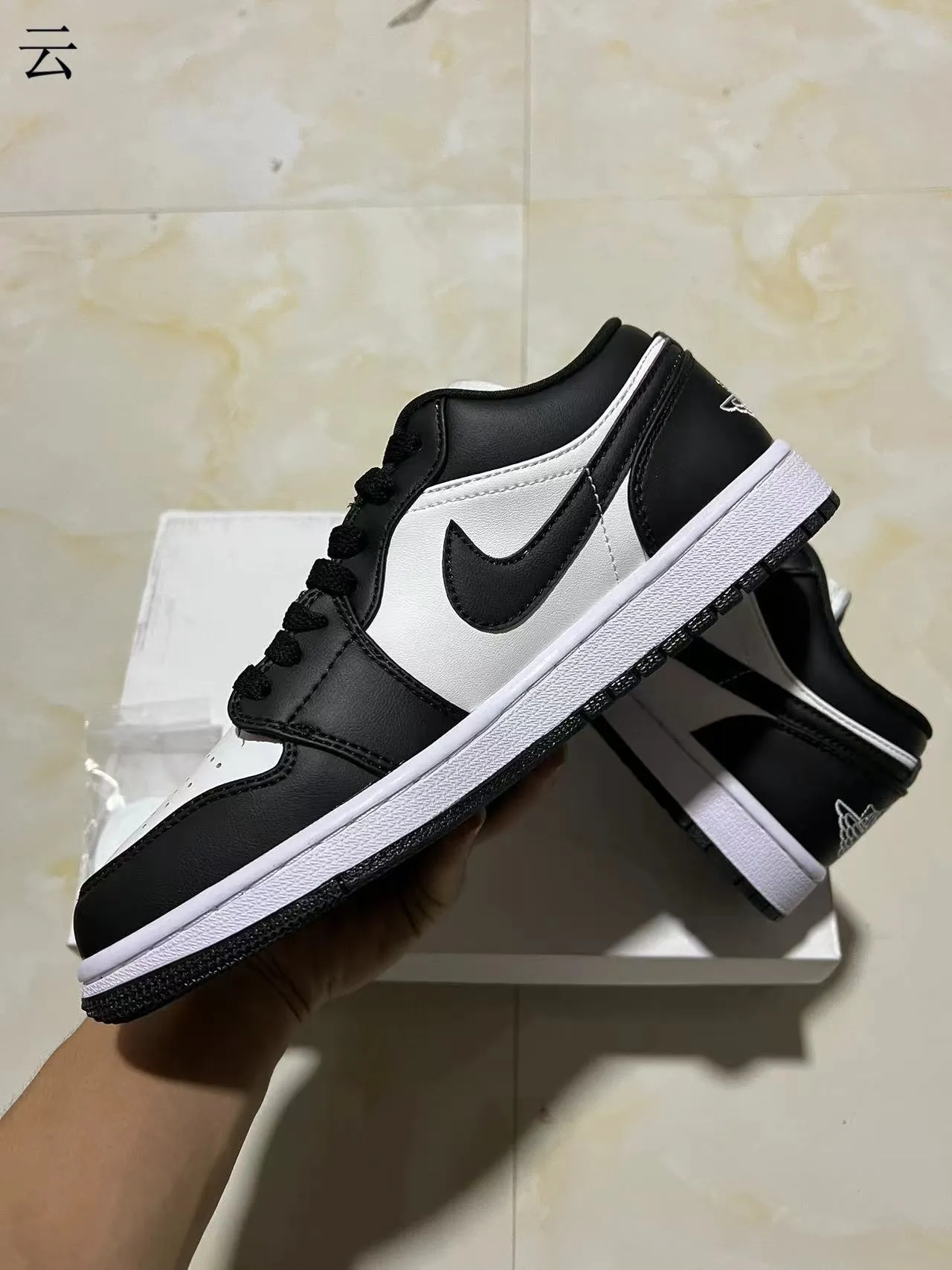 Nike Black White Low-Top Leather-Suede Mix Lifestyle Sneakers 16