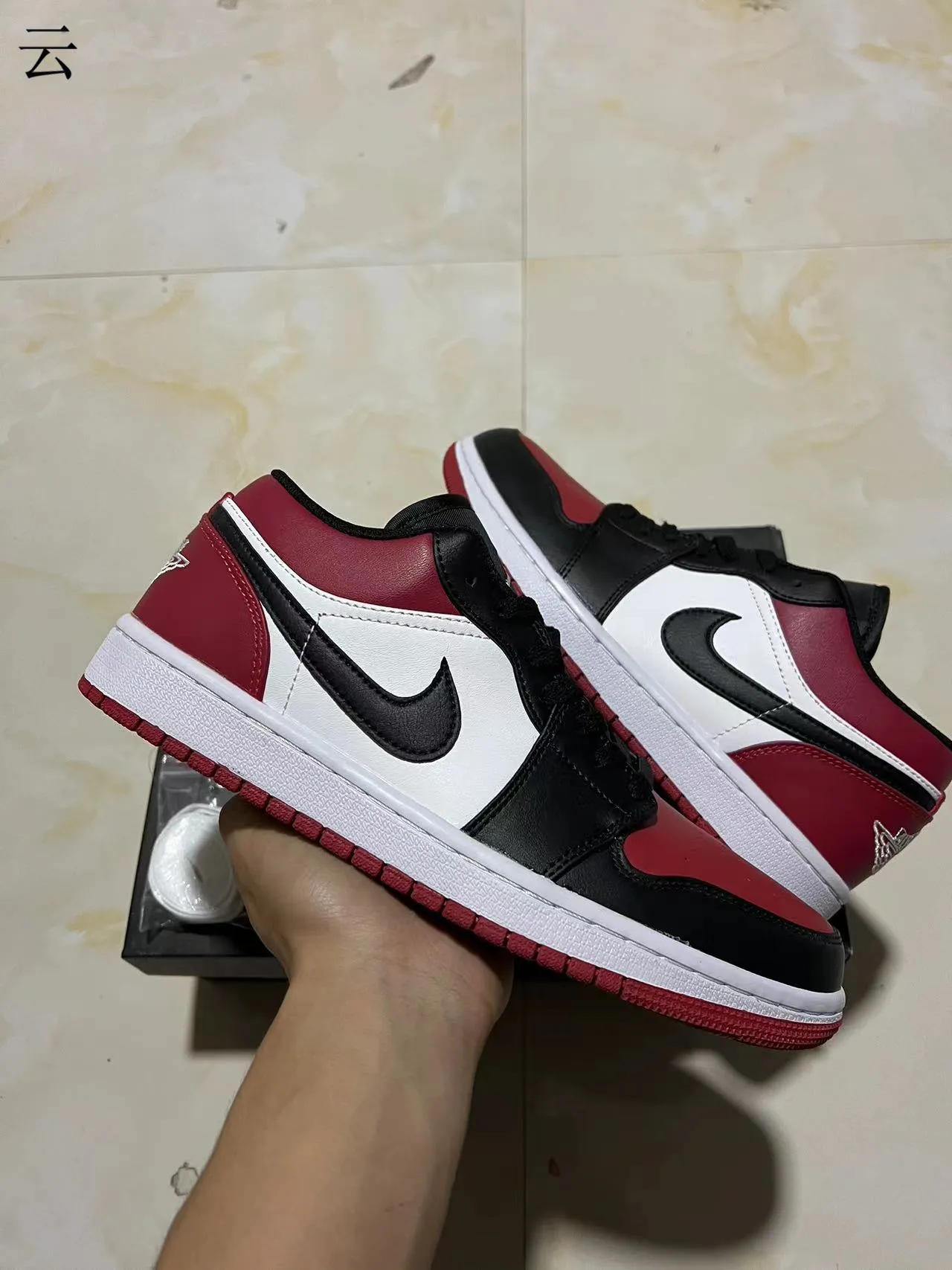 Nike Black White Low-Top Leather-Suede Mix Lifestyle Sneakers 23