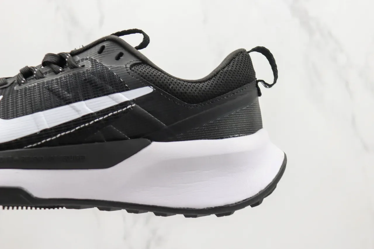 Nike Black White Mesh Upper Swoosh Lifestyle Sneakers 7