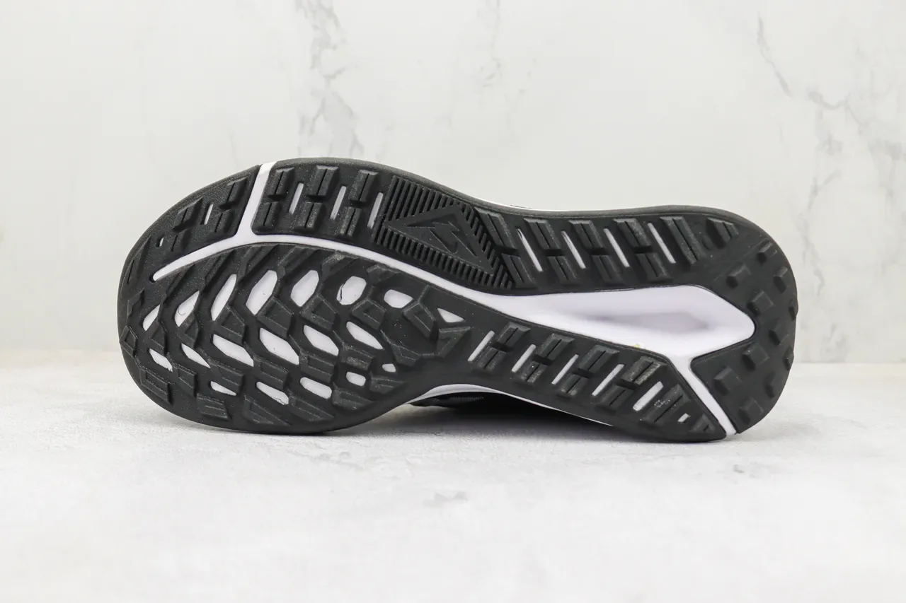 Nike Black White Mesh Upper Swoosh Lifestyle Sneakers 8