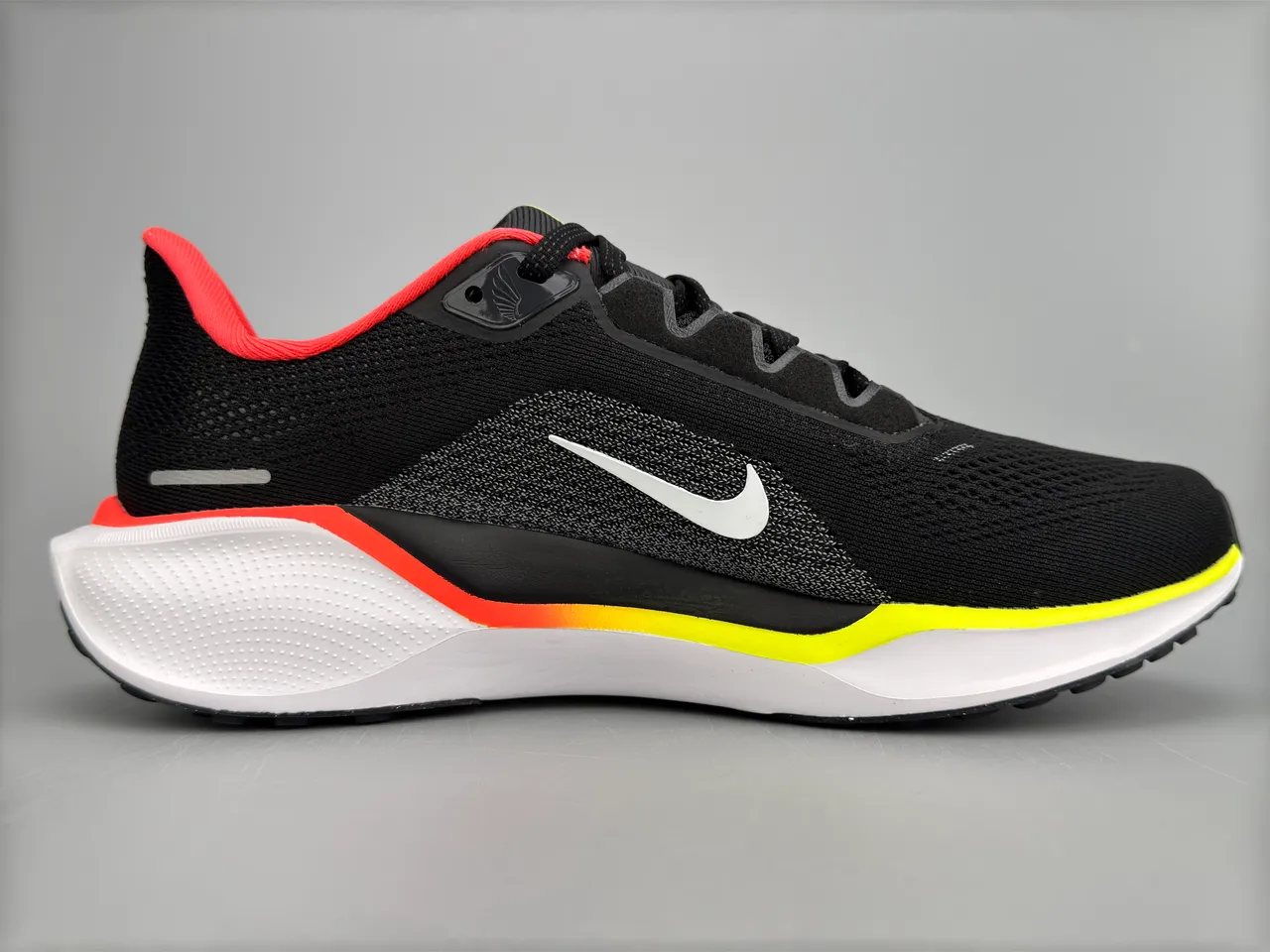 Nike Black Yellow Engineered Mesh Upper Air Zoom Cushioning Running Shoes 10