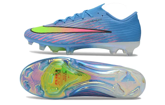 Tênis de futebol Nike azul multicolor low-cut com upper Flyweave sola iridiscente translúcida para solo firme 5