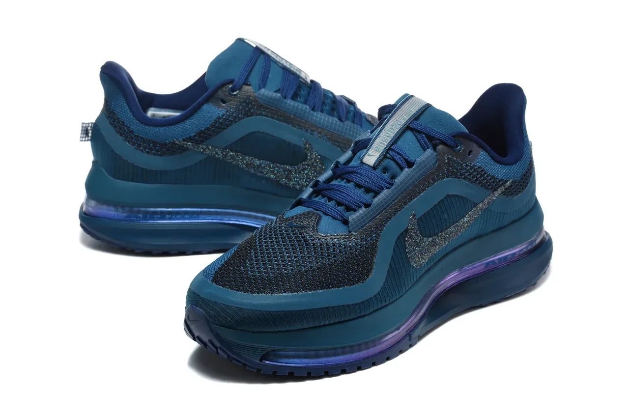 Nike Blue Navy Engineered Knit Upper Full-Length Visible Air Unit Sneakers 6
