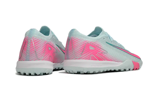 Nike Zapatillas de fútbol turf con upper de punto azul rosa y superposición gráfica dinámica 8