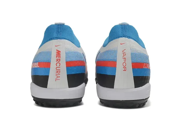 Nike Zapatillas de Fútbol Turf Azul y Rojo Bajo Corte Superior de Tejido Paneles de Recubrimiento Sintético 4