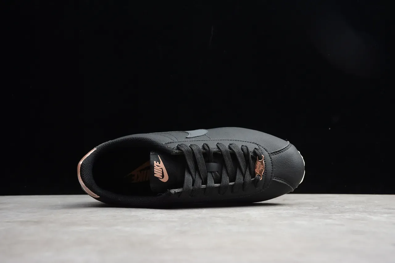 Nike Cortez Sneakers Lifestyle Noires et Or Rose 14