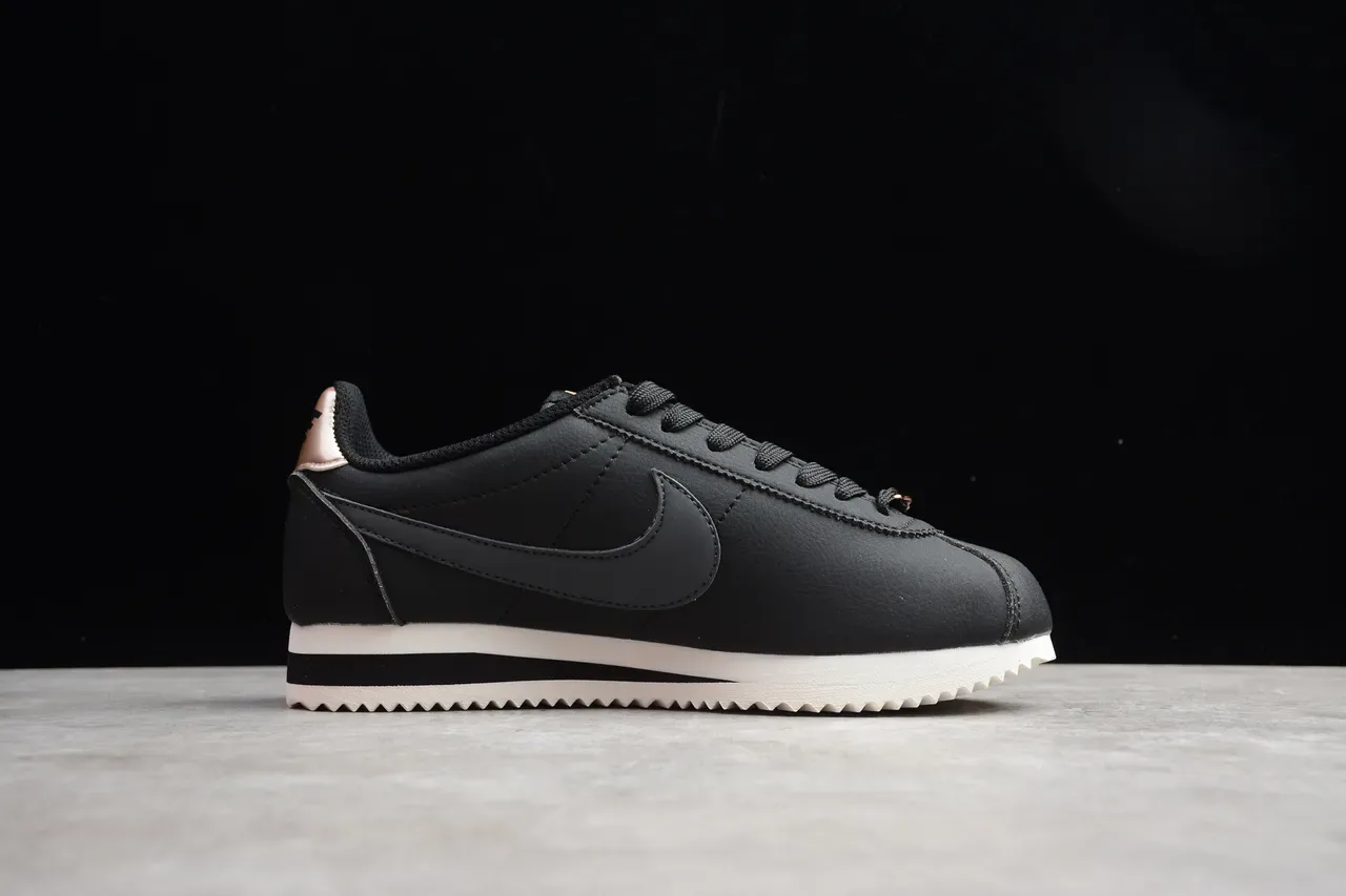 Nike Cortez Sneakers Lifestyle Noires et Or Rose 15