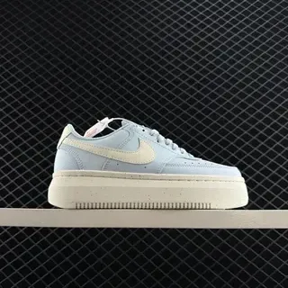 Nike Court Vision ALTALTR लो लाइट ब्लू क्रीम लाइफस्टाइल स्नीकर