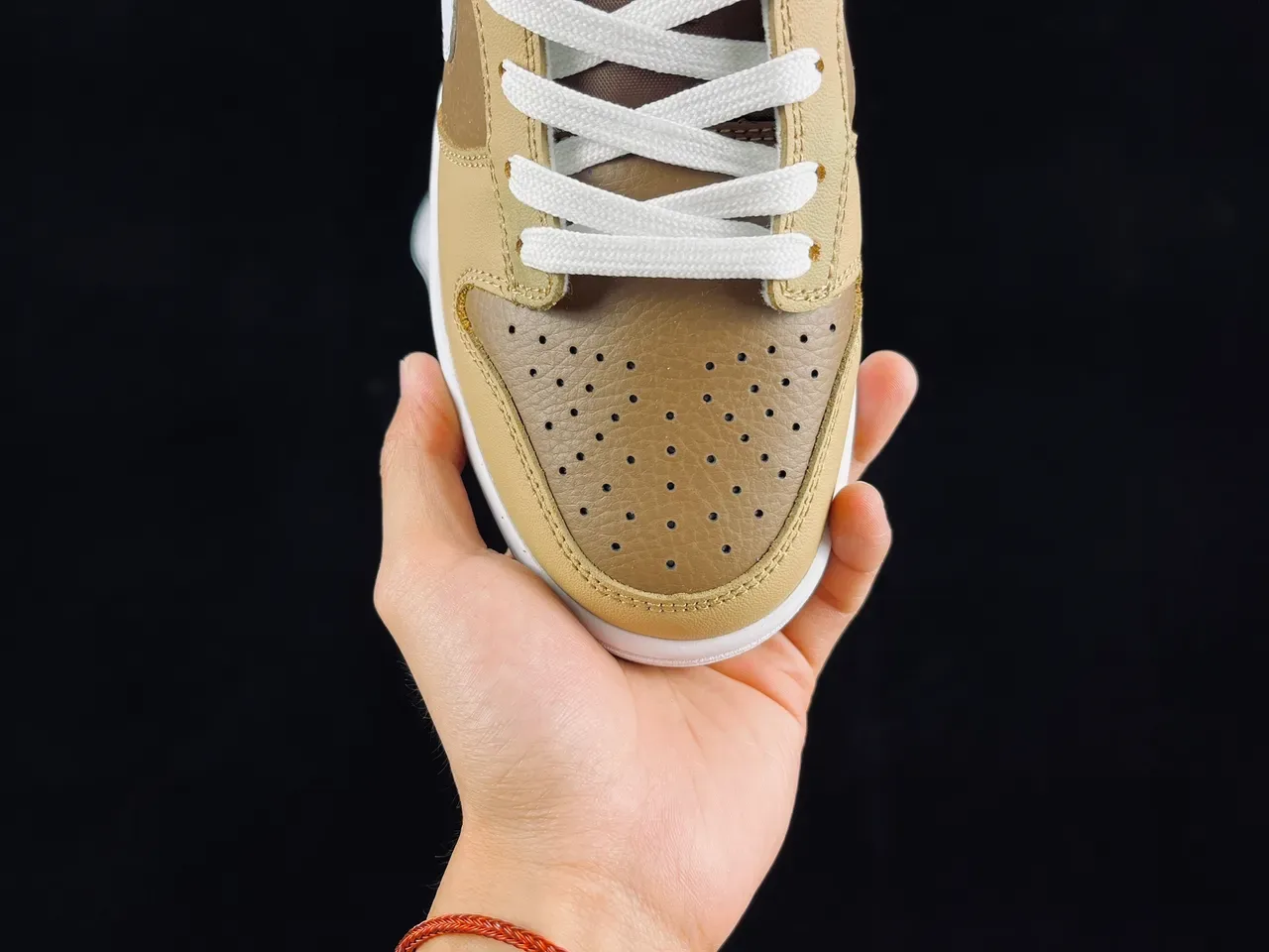 Nike Dunk Low sneakers lifestyle beige et blanc 7