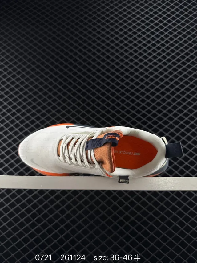 Nike GORE-TEX Off-White and Orange-Brown Lifestyle Sneakers 4