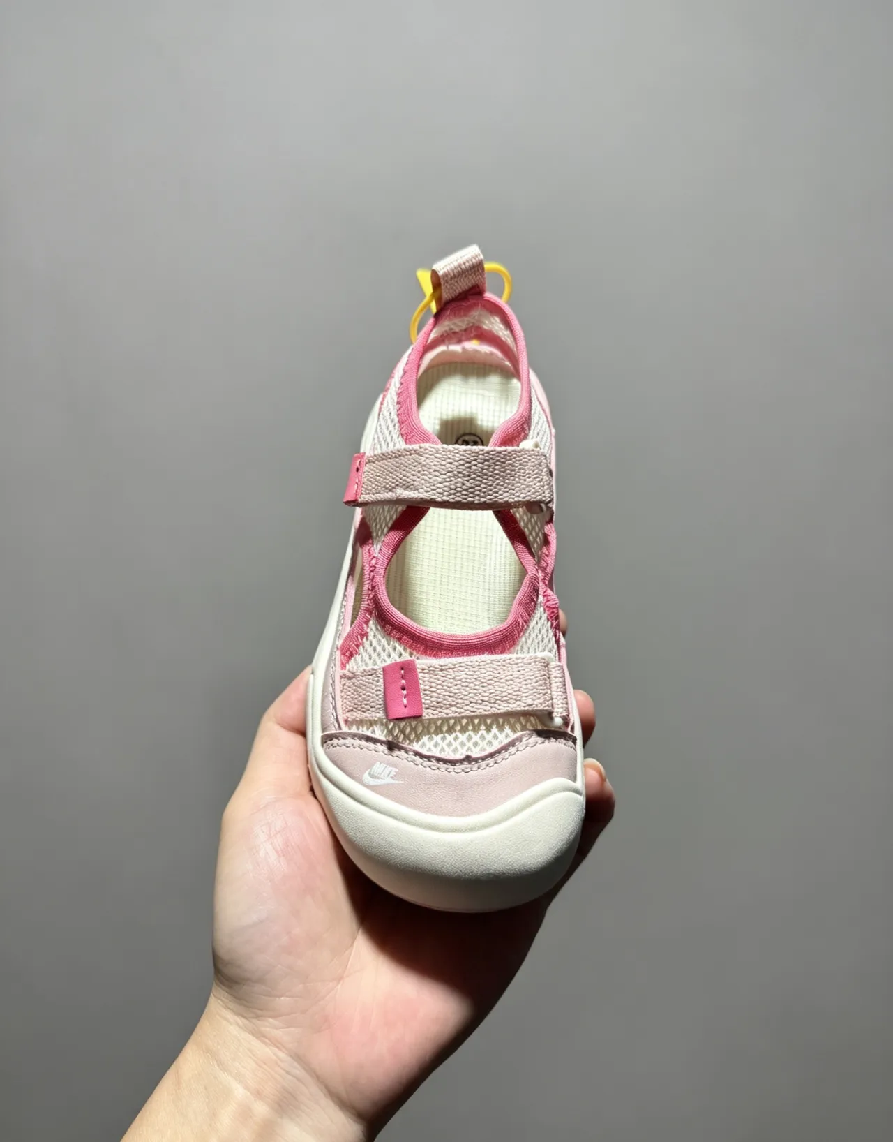 Nike ग्रे ब्लैक ओपन टू मल्टी स्ट्रैप कैजुअल सैंडल्स 13