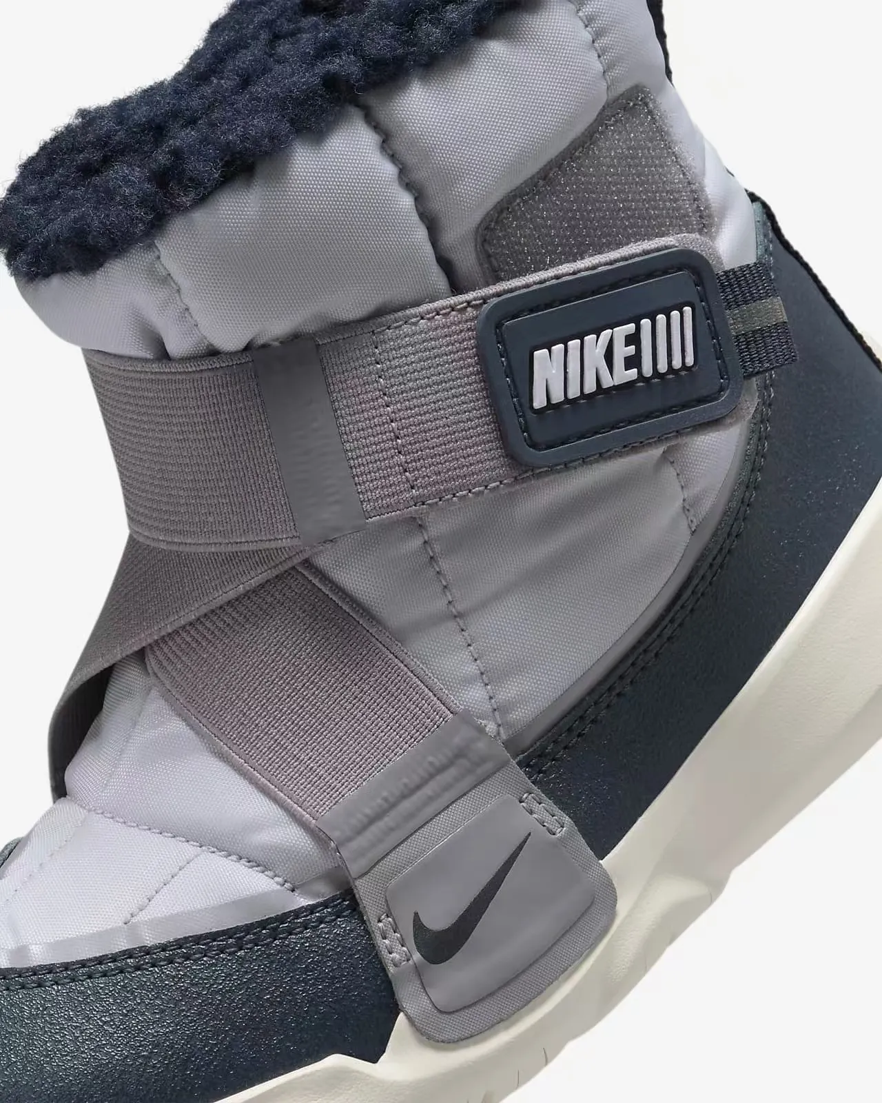 Nike Bottes de Neige Gris Marine Isolées Matelassées Tige Ajustable Boucle de Sangle 11