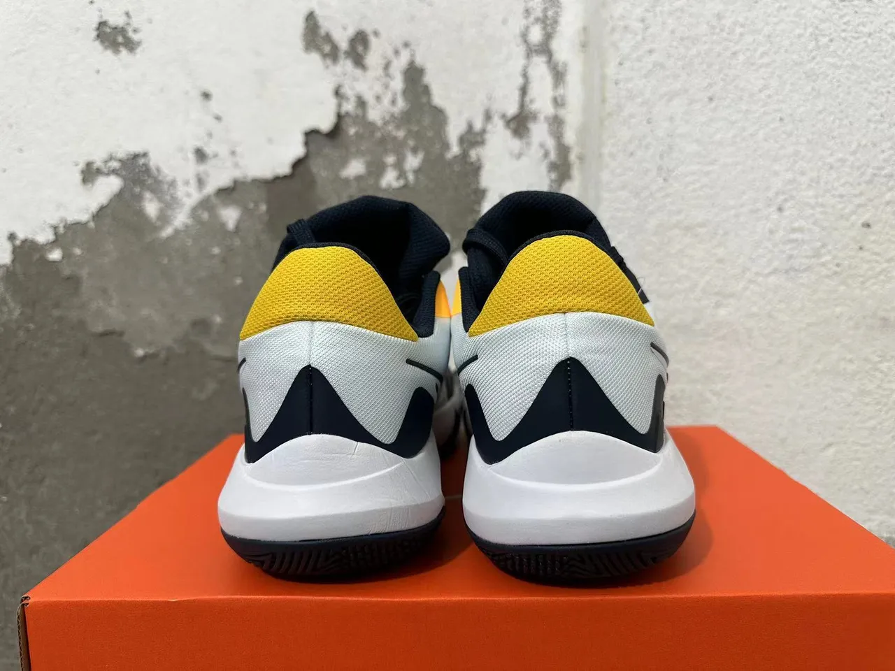 Nike Hyperdunk Low White Black Yellow Basketball Shoes 3